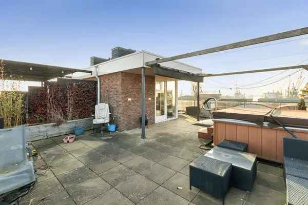 Te Huur: Gemeubileerd Huis Rotterdam Charlois 3 slaapkamers Dakterras