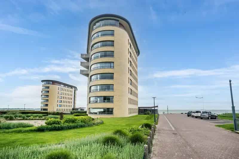 Luxe Appartement Almere Poort 206m²  IJmeer Uitzicht Privé Strand