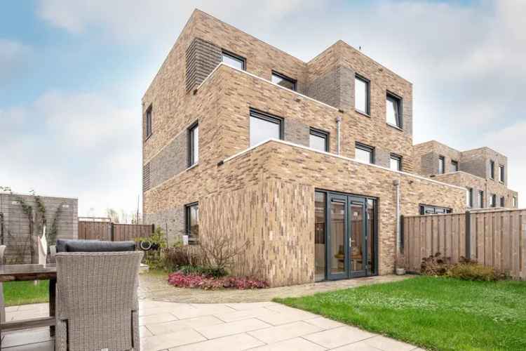 Huis te koop Lelystad Ruime Tweekapper 3 slaapkamers 2 badkamers 2022