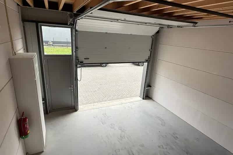 Bedrijfshal Andijk | Zoek bedrijfshallen te koop: Handelsweg 21-A 1619 BJ Andijk 