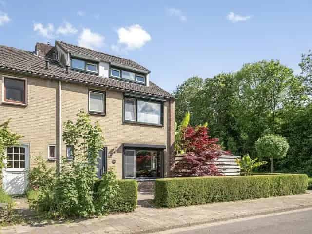 Ruime Hoekwoning 4 Slaapkamers Sluiskil