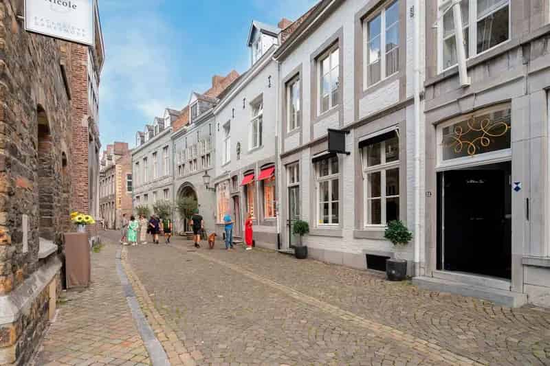 Winkel te Huur Maastricht Stokstraat 111m2 Centrum