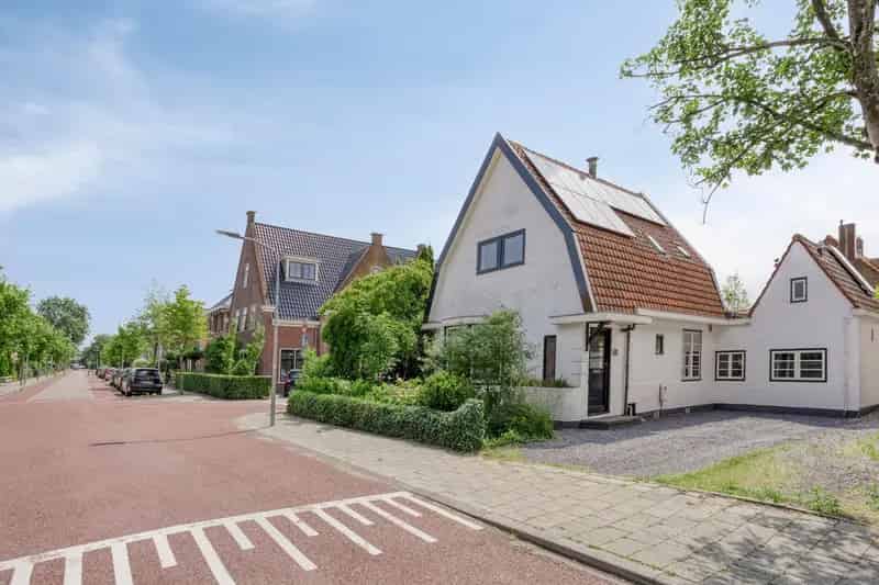 Jaren 30 woning Landsmeer: 145m², tuin, bijgebouw, energielabel A
