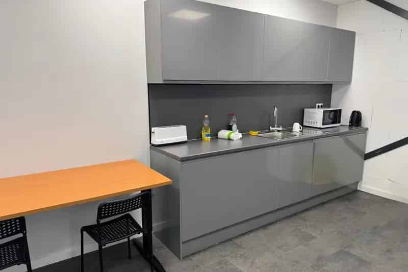 Bedrijfshal Hoofddorp | Zoek bedrijfshallen te koop: Jacobus Spijkerdreef 218 2132 PZ Hoofddorp 