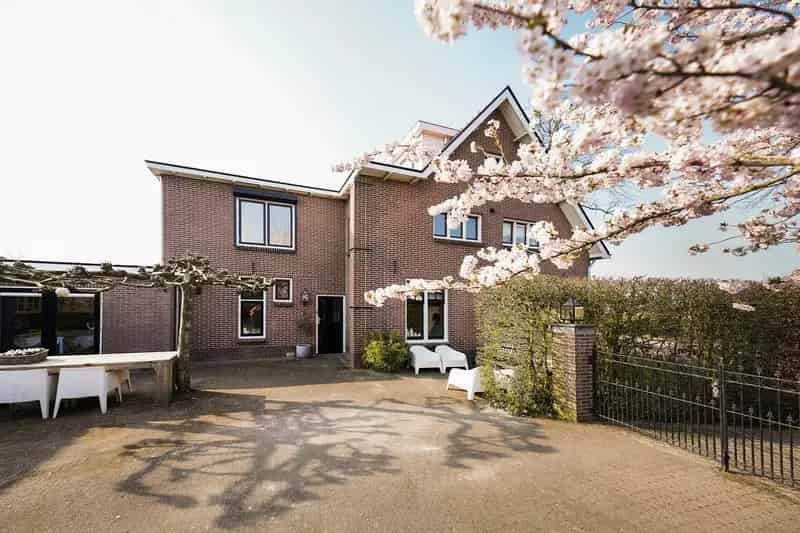 Jaren 30 woning te koop Putten 4 slaapkamers grote tuin