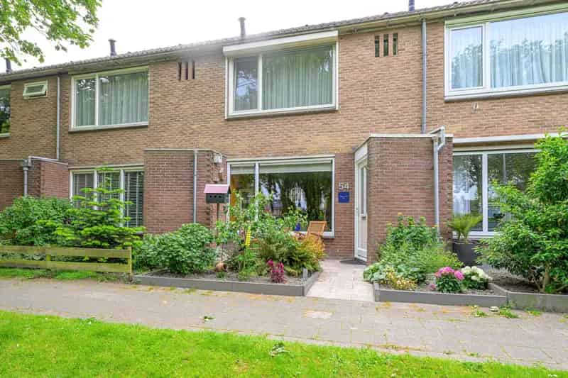 Tussenwoning Bovenkarspel 4 slaapkamers Kunststof Kozijnen