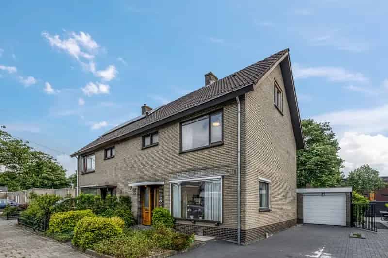Huis te koop: 4 slaapkamers, 2 badkamers, garage en tuin Ede