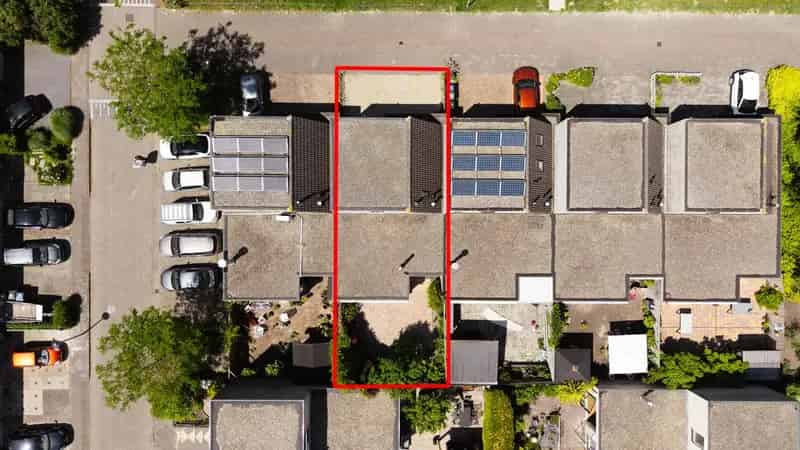 Huis te koop Almere: 3 slaapkamers, 2 badkamers, garage, tuin