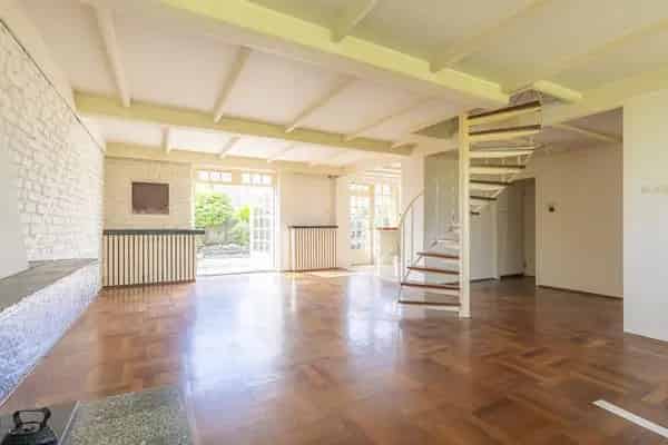 Sfeervol woonhuis Landgraaf Schaesberg met tuin garage en bijkeuken