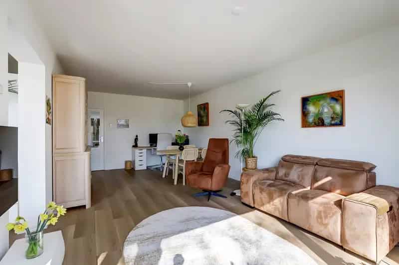 Appartement te koop Baarn Stationsplein 79m2 gerenoveerd