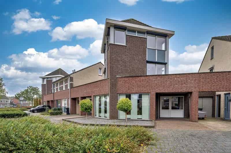 Ruime 4 Slaapkamers Grubbenvorst Zonnige Tuin