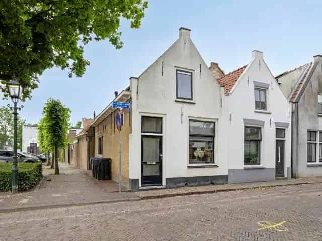 Moderne Hoekwoning Sommelsdijk  Geheel Gemoderniseerd