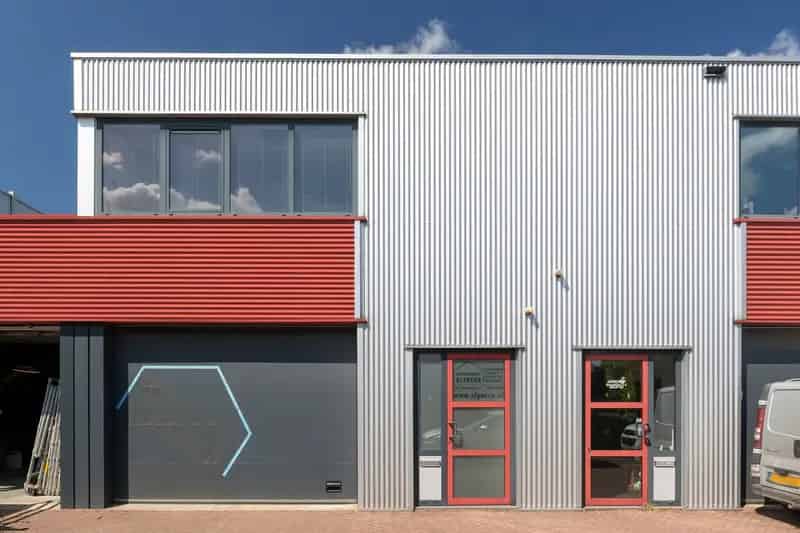 Bedrijfshal Tiel te Huur of Koop 70m² Bedrijfsruimte Kantoor