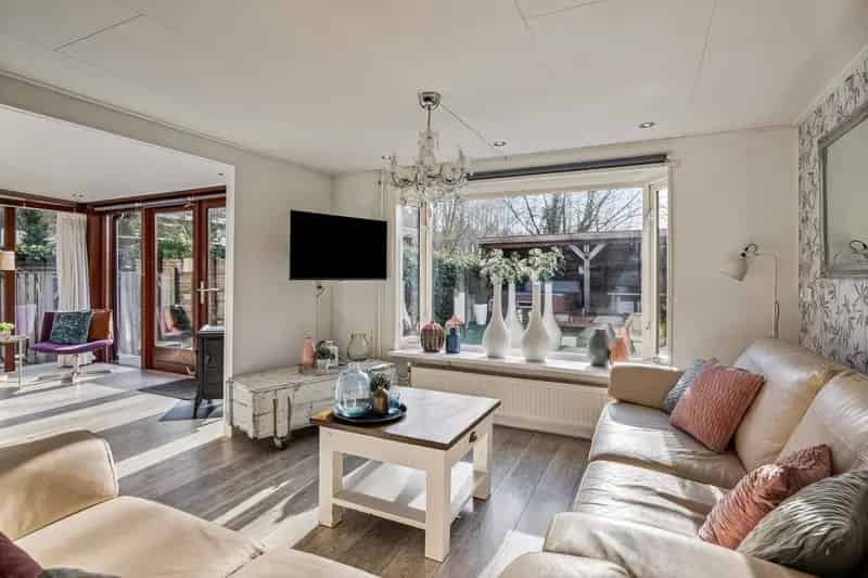 Chalet met Jacuzzi nabij Bos - Permanente Bewoning