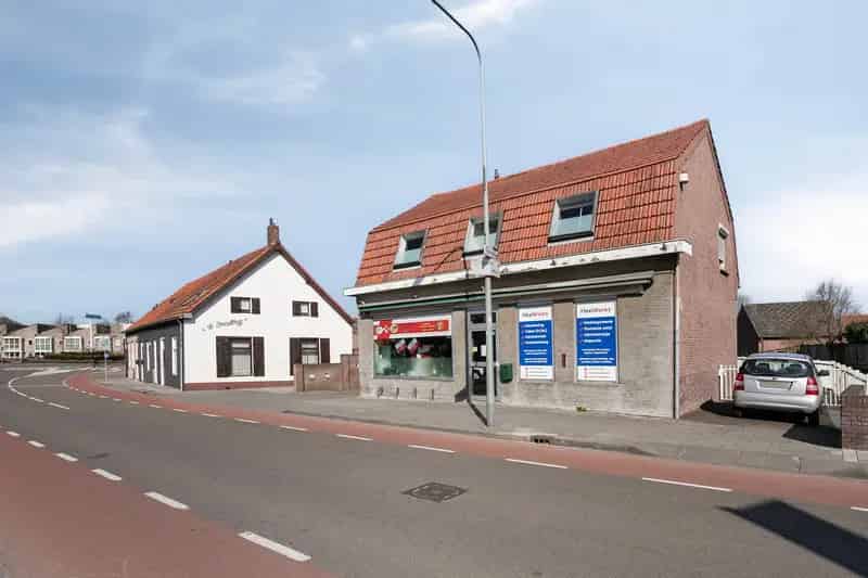 Belegging Horst: Winkel, Garage, Opslag & Bovenwoning met Dakterras