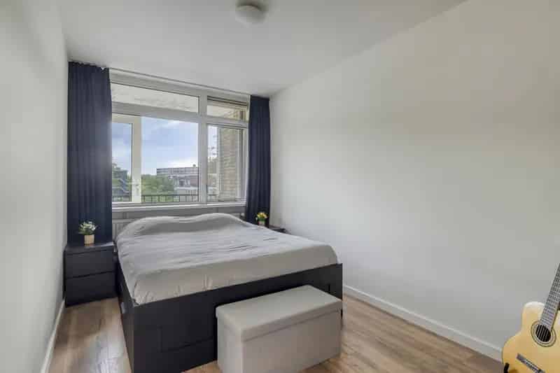 Modern 3 Kamer Appartement Rotterdam Lombardijen 57m2 gerenoveerd