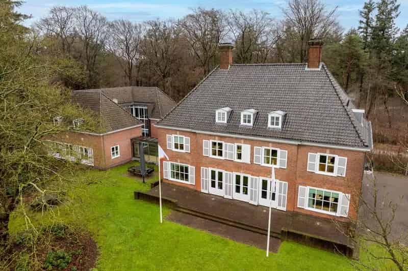 Kantoorvilla te koop Tilburg Bredaseweg