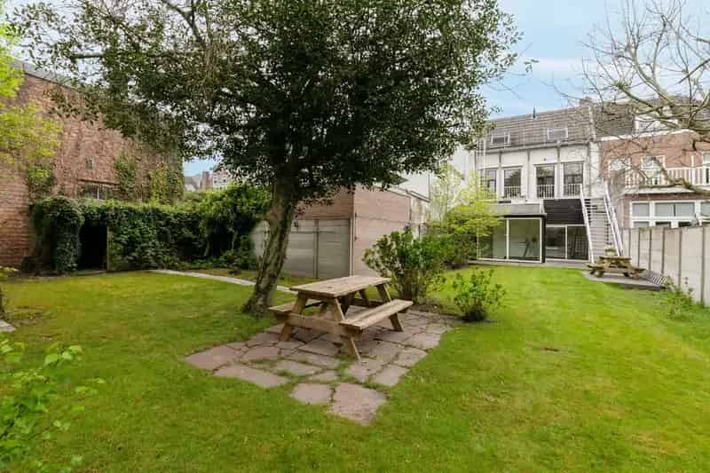 Herenhuis Breda Mauritsstraat 8 slaapkamers grote tuin