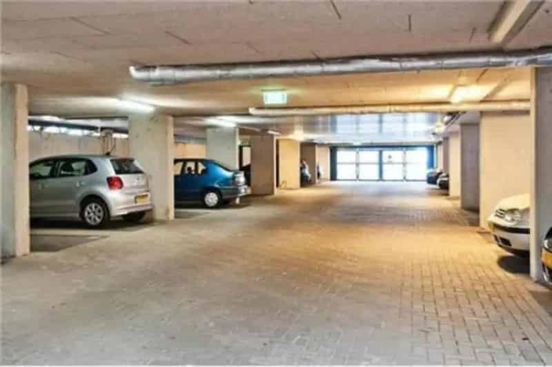 Parkeerplaats te Koop of te Huur Amsterdam West NS Lelylaan
