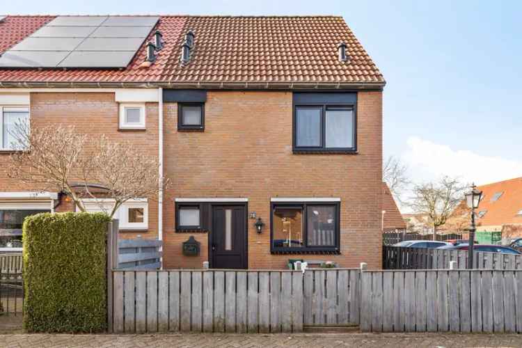 Huis te Koop Purmerend: Instapklare Hoekwoning met Ruime Tuin