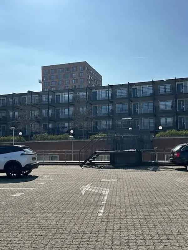 Parkeerplaats te Koop Den Haag Laak - Hoog Rendement