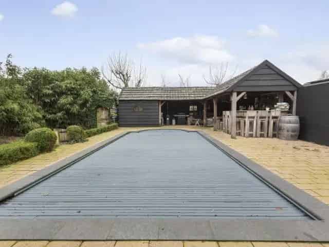 Boerderij met zwembad en sauna te huur in Made