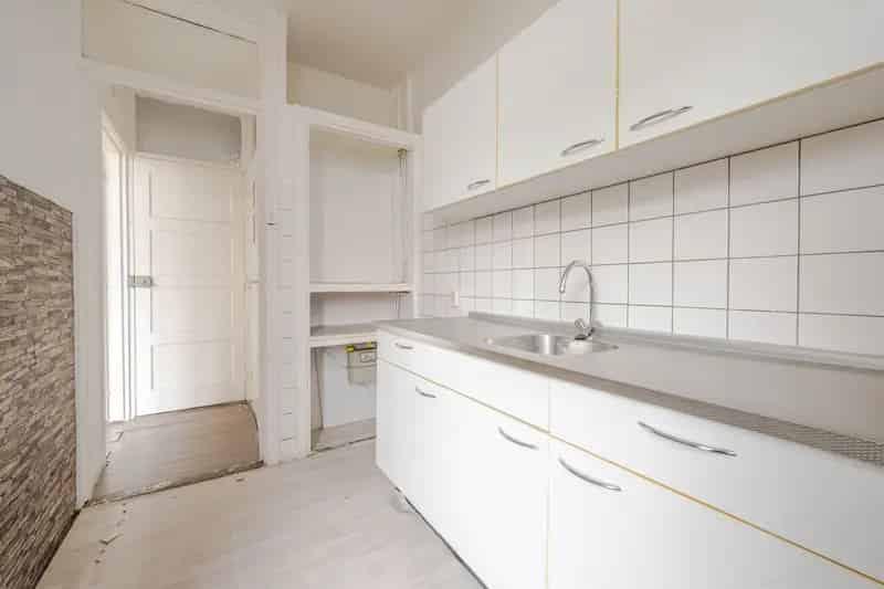 Appartement te koop Rotterdam: Ruime bovenwoning te moderniseren