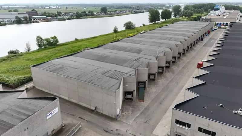 Bedrijfshal Ridderkerk 4403m2 te huur Logistieke Ruimte A15 A16 A29