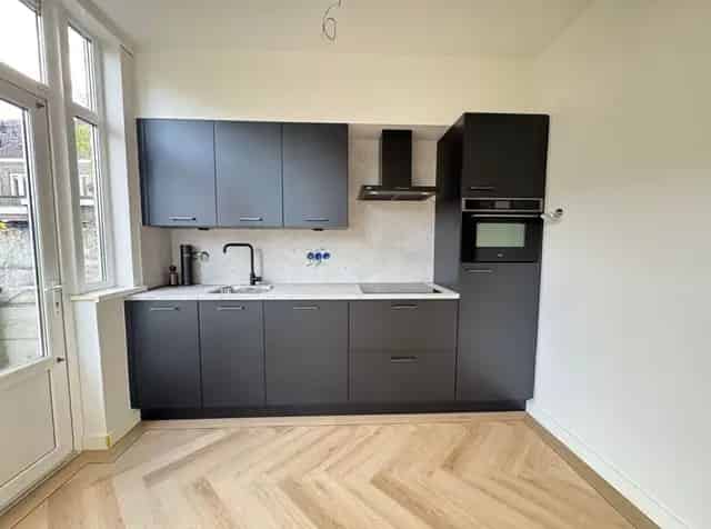 Utrecht Zuidwest - Ruime 5-kamer woning (110m2) uit 1934 te huur