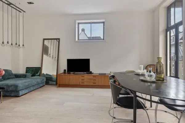 Jordaan Appartement 2 Slaapkamers 80m2 Gemeubileerd