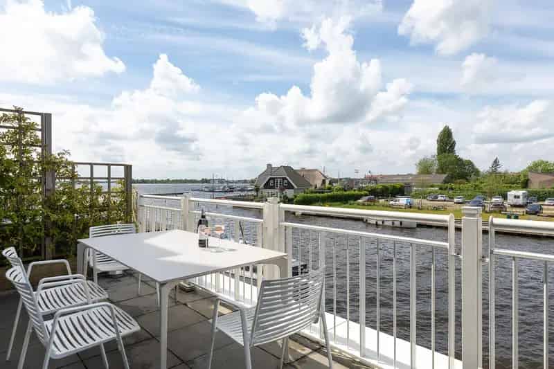 Luxe Pakhuis te Koop Loosdrecht 5 Slaapkamers Sloep Inclusief