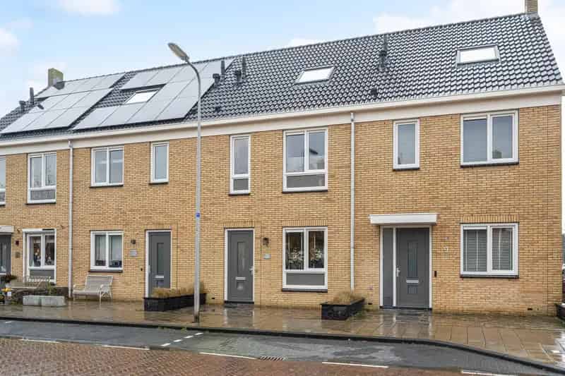 Huis te koop Naaldwijk 3 slaapkamers moderne badkamer tuin