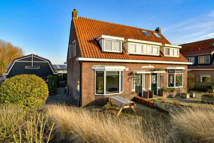 Huis te koop Ouderkerk aan de Amstel: 3 slaapkamers, aan het water