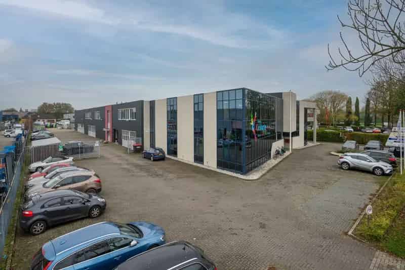 Bedrijfshal te Huur Sittard 493m2 Kantoor 462m2 Bedrijfsruimte