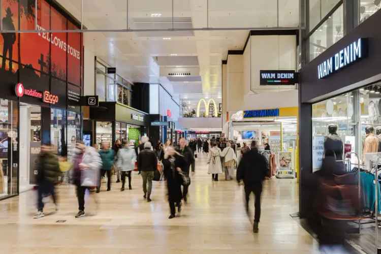 Winkel te Huur Zuidplein Rotterdam 49m²