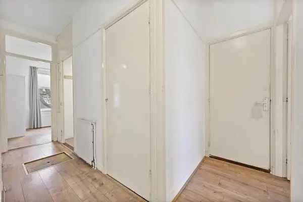 1e Etage Woning Laakkwartier Balkon 2 Slaapkamers