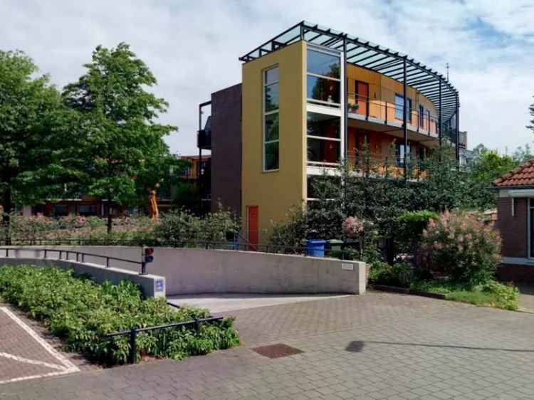 Seniorenwoning 2 Slaapkamers Beginnen Grond Eigen Parkeerplaats