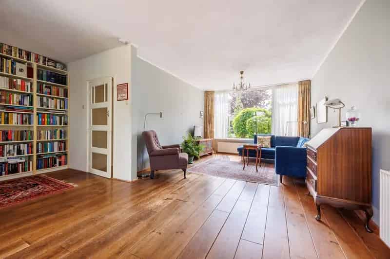 Huis te koop Leersum Planterslaan: Uitgebouwde hoekwoning met garage en zonnepanelen