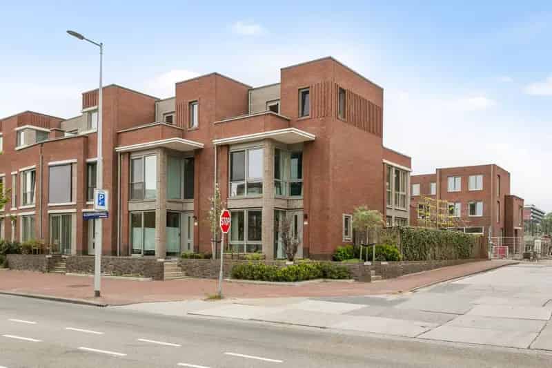 Huis te koop Amsterdam Noord Elzenhagen 5 slaapkamers 2 badkamers