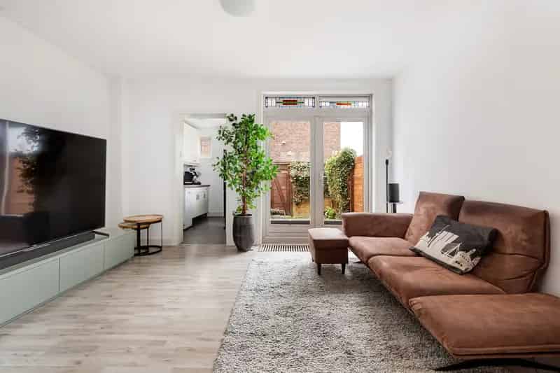 Huis te koop Rotterdam Overschie: gerenoveerd, 2 slaapkamers, stadstuin