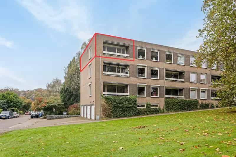 2-kamer appartement Arnhem  bovenste verdieping balkon lift berging