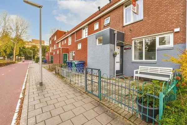 Gezinswoning Almere Stedenwijk 3 slaapkamers moderne keuken