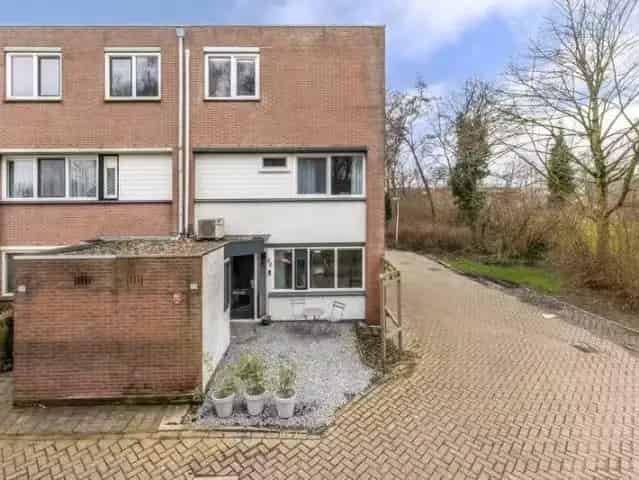 Ruime Hoekwoning Purmerend Nabij Winkelcentrum en Groen