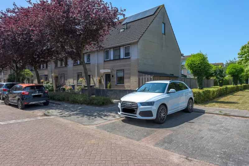 5 Kamer Hoekwoning Almere Filmwijk Noord Gerenoveerd 120m2
