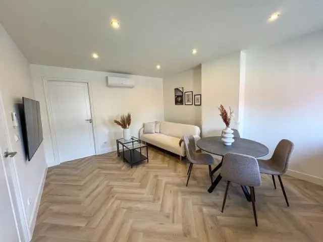 Te Huur: Luxe Appartement Krabbendijke 3 slaapkamers Airco Visgraatvloer