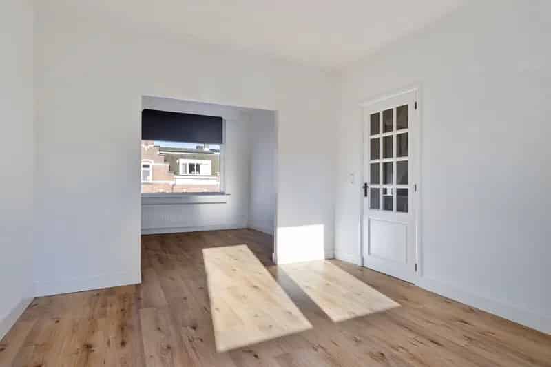 5 Slaapkamers Bovenwoning Breda Recent gerenoveerd