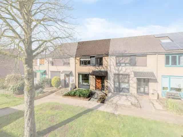 Ruime Tussenwoning met Garage in Blerick