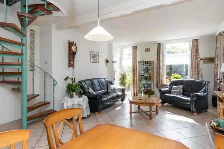 Huis te koop Kortenhoef 186m²  grote schuur 100m²