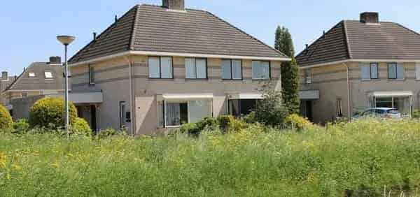 Te Huur: Ruime Tweekapper Tiel Kindvriendelijke Wijk