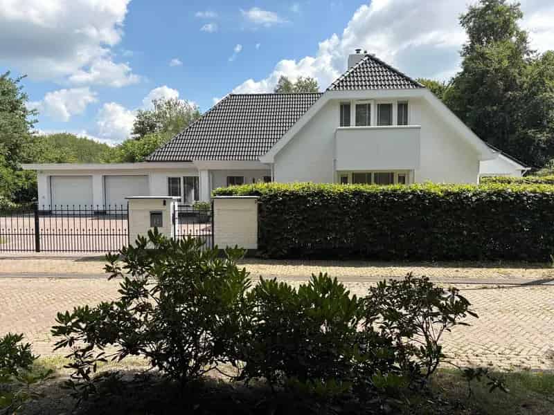 Luxe Villa Rijen: 4 slaapkamers, 2 badkamers, Bosrijke omgeving